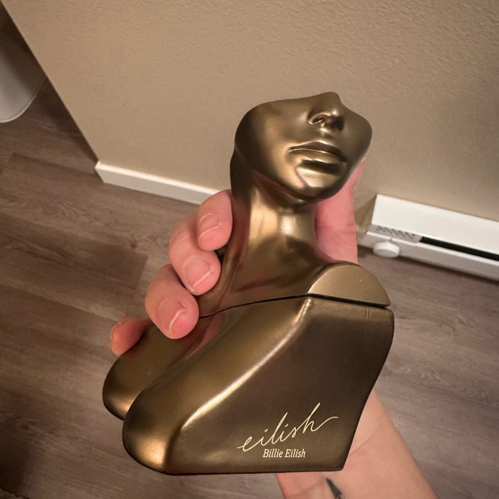Billie Eilish perfume